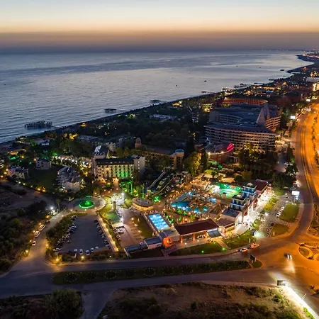 فندق Club Aqua Plaza 4*