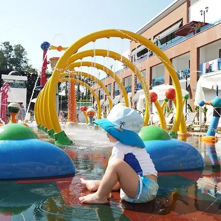 Club Aqua Plaza فندق ألانيا
